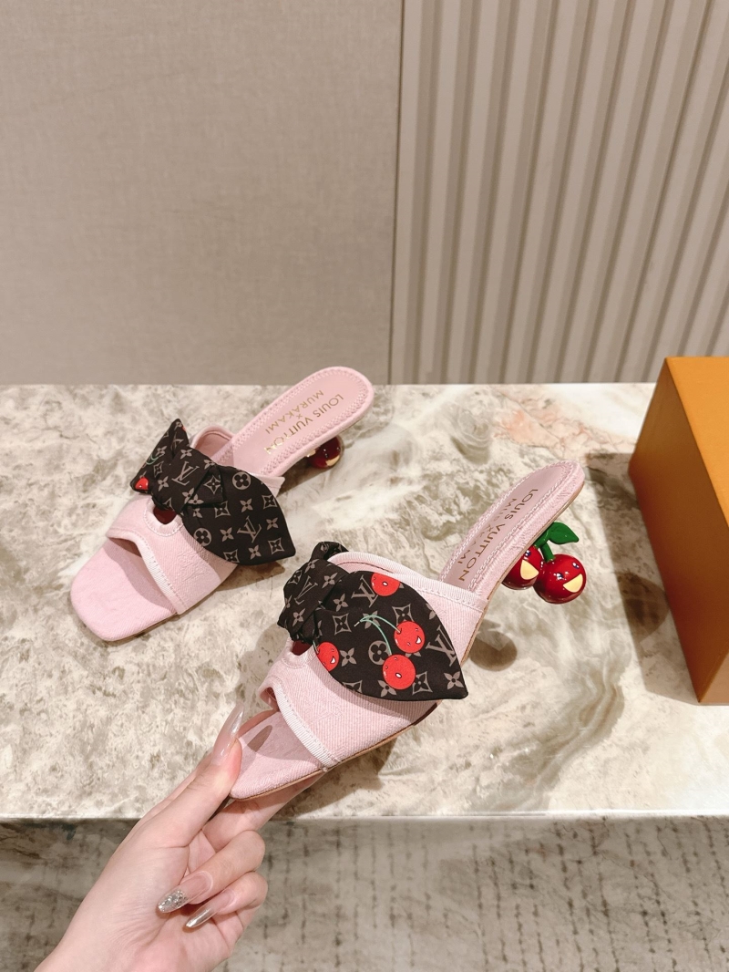 l0vis Vvtt0n slippers